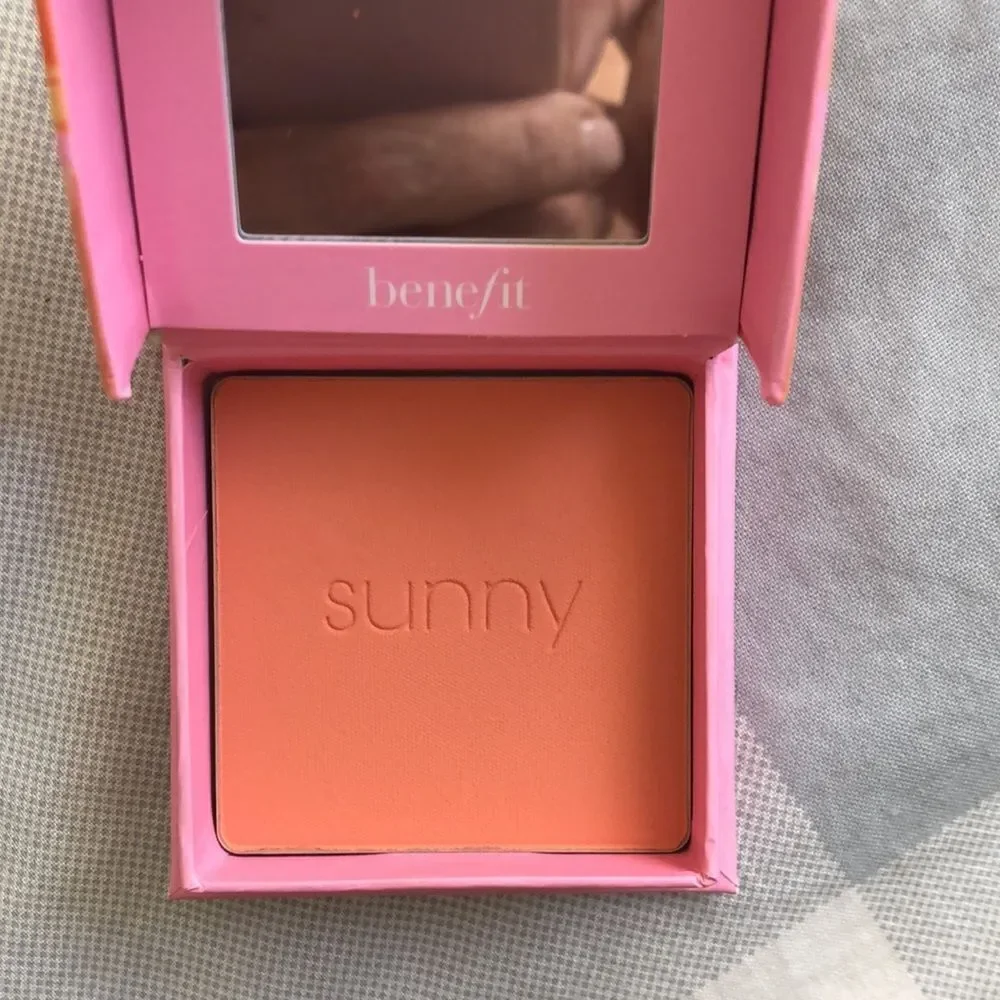 Benefit WANDERful Silky Soft Powder Blush in Sunny NIB